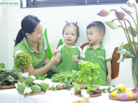 Bé 18 tháng tuổi có nên cho đi nhà trẻ