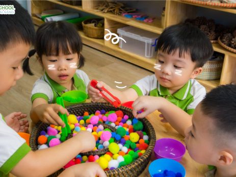 Có nên cho trẻ đi học sớm không